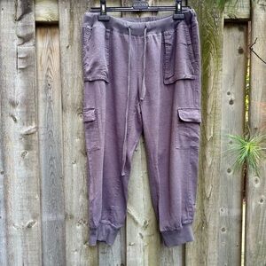 Melrose and Market Charcoal Linen blend Cargo Crop Pants